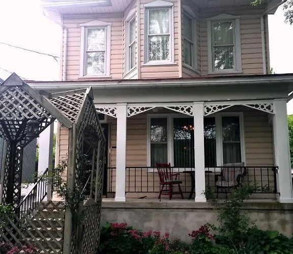 Hillcrest Bed And Breakfast